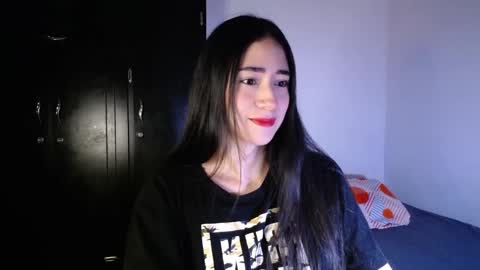 Snapshot of amelycaro chatting on January 2025 05:06:02 AM Amely online show from January 2025 05:06:02 AM