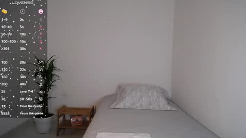 Snapshot of amelycaro chatting on February 2025 06:40:01 AM Amely online show from February 2025 06:40:01 AM
