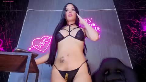 Snapshot of amgeline chatting on June 2026 12:01:02 AM amgeline online show from June 2026 12:01:02 AM
