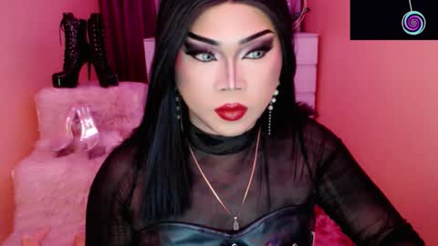 Queen Mireska online show from October 2025 01:54:02 PM