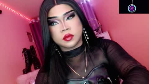 Queen Mireska online show from October 2025 01:51:01 PM