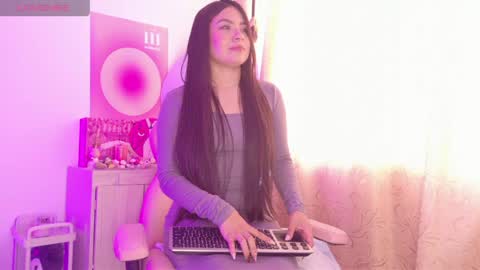 Snapshot of amicuper chatting on April 2026 06:31:01 PM Amy online show from April 2026 06:31:01 PM