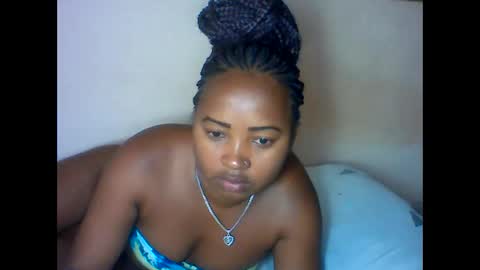 amielle_01 online show from April 2026 01:26:01 PM