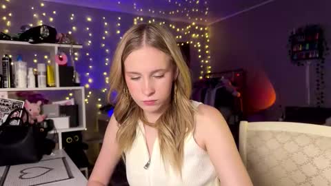 Amily online show from March 2026 02:45:02 PM