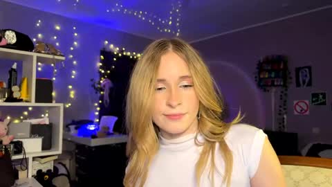 Amily online show from April 2026 09:39:33 PM