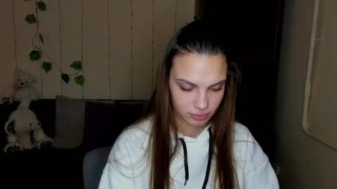 Amina online show from December 2024 11:00:01 AM