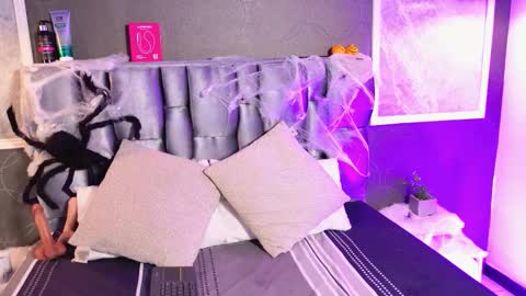 ammber_mjs online show from October 2025 01:22:02 PM