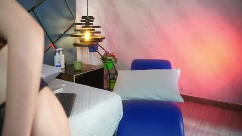Snapshot of ammy_durand chatting on April 2026 07:20:01 PM ammy durand online show from April 2026 07:20:01 PM
