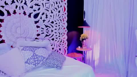 Ammy Nova online show from November 2025 10:41:02 PM