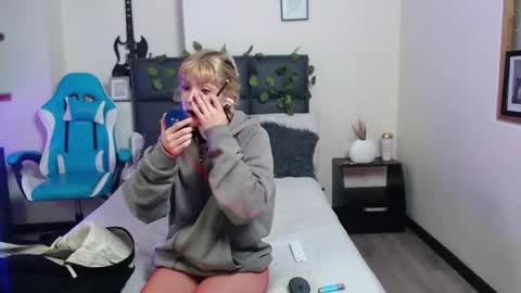 Amnesia online show from October 2025 12:14:02 PM