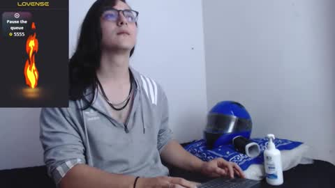 Amoneth online show from December 2025 06:49:01 PM