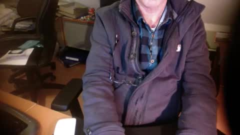 Snapshot of amor2200 chatting on February 2025 07:28:02 PM Amor2200 online show from February 2025 07:28:02 PM