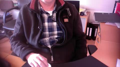 Snapshot of amor2200 chatting on March 2025 01:06:02 PM Amor2200 online show from March 2025 01:06:02 PM