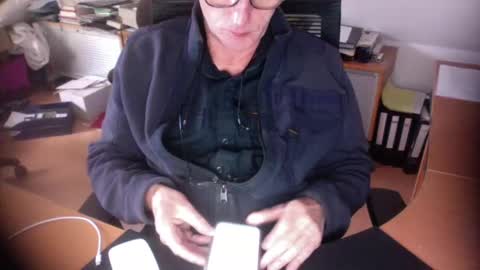 Snapshot of amor2200 chatting on September 2025 05:13:02 PM Amor2200 online show from September 2025 05:13:02 PM