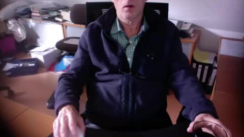 Snapshot of amor2200 chatting on September 2025 08:37:01 AM Amor2200 online show from September 2025 08:37:01 AM