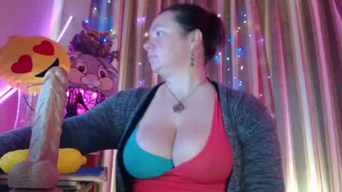 Snapshot of amorelara chatting on April 2026 07:50:02 AM amorelara online show from April 2026 07:50:02 AM