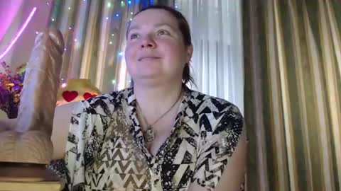 Snapshot of amorelara chatting on June 2026 08:24:02 AM amorelara online show from June 2026 08:24:02 AM