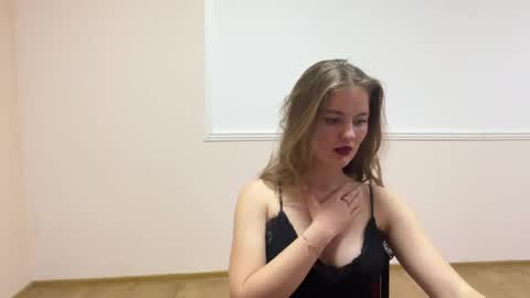 Snapshot of amorelle_ chatting on April 2026 12:54:02 AM amorelle_ online show from April 2026 12:54:02 AM