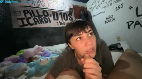Snapshot of amorxdos chatting on April 2026 05:08:02 AM Barderitos online show from April 2026 05:08:02 AM