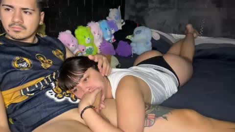 Snapshot of amorxdos chatting on April 2026 05:03:02 AM Barderitos online show from April 2026 05:03:02 AM