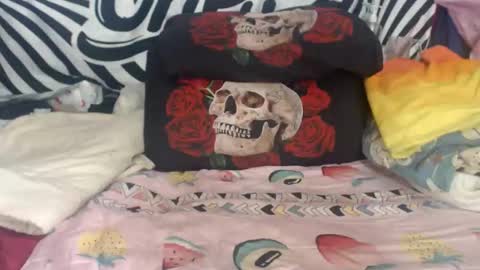 Amuy online show from October 2025 06:15:02 AM