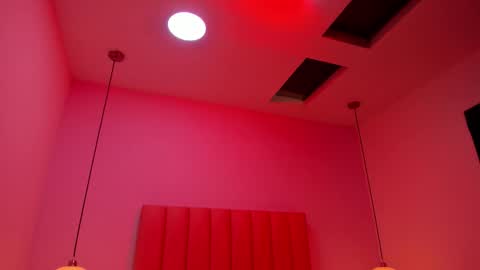 Aleja   online show from November 2025 07:07:02 PM