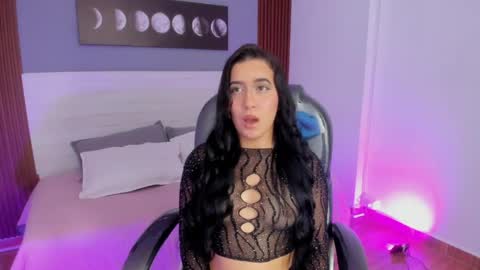 amy_leah_ online show from April 2026 06:42:01 PM