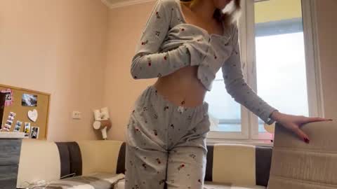 amy_meoww online show from October 2025 12:06:01 PM
