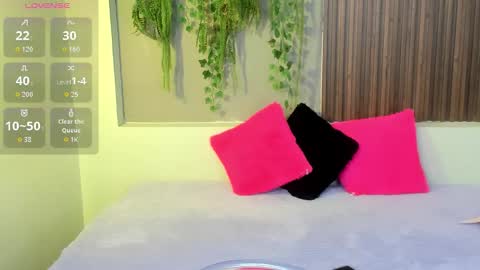 My name is AMY... Nice to meet you  thumb up me please its important online show from October 2025 04:06:02 PM