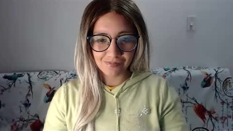 Snapshot of amycosplay99 chatting on January 2025 03:49:02 AM amycosplay99 online show from January 2025 03:49:02 AM