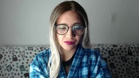 Snapshot of amycosplay99 chatting on January 2025 11:39:02 PM amycosplay99 online show from January 2025 11:39:02 PM