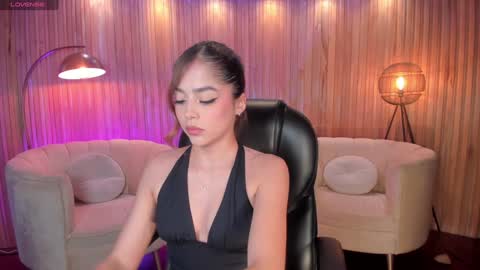 Snapshot of amydavis_ chatting on December 2024 08:00:01 PM Amy online show from December 2024 08:00:01 PM