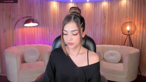 Snapshot of amydavis_ chatting on December 2024 06:28:01 PM Amy online show from December 2024 06:28:01 PM