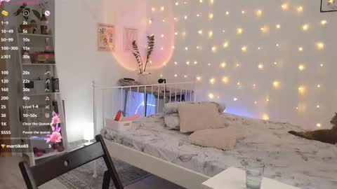 Amelia online show from February 2025 10:17:02 AM