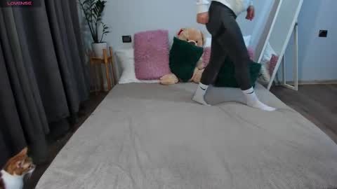 amymilson online show from February 2025 06:01:02 PM