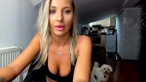 amyroberta92 online show from December 2024 09:57:01 AM