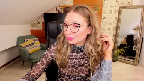 AmyRossie online show from December 2024 05:12:01 PM