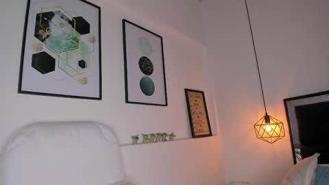 Amy online show from April 2026 12:19:02 PM