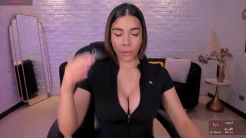 AMY WALKER online show from January 2025 10:34:02 AM