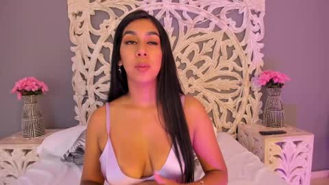 Snapshot of ana_gonzalez chatting on April 2026 09:19:01 PM Ana Gonzalez online show from April 2026 09:19:01 PM