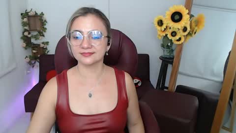 Snapshot of ana_hotmilf chatting on June 2026 11:24:02 PM Ana online show from June 2026 11:24:02 PM