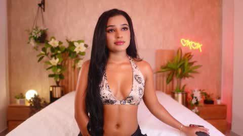 Ana  online show from October 2025 06:30:02 PM