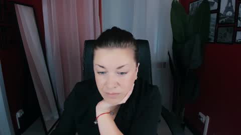 Snapshot of ana_mills chatting on September 2025 10:05:01 AM Ana online show from September 2025 10:05:01 AM