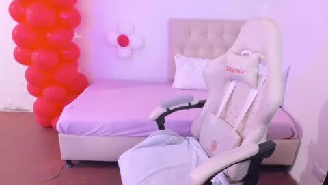 Im anna but you can call me as you want online show from March 2026 10:49:02 PM