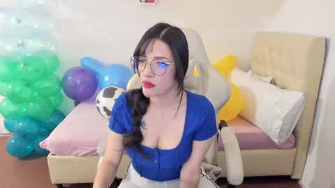 Im anna but you can call me as you want online show from July 2026 09:43:01 PM