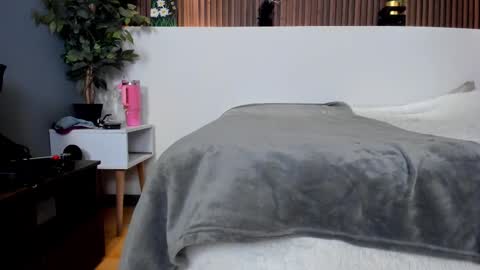 Snapshot of ana_taylor2 chatting on February 2025 02:44:01 PM Ana online show from February 2025 02:44:01 PM