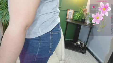 Snapshot of anaa_rosee chatting on May 2026 12:21:02 PM Ana online show from May 2026 12:21:02 PM