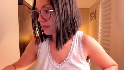 Anabel online show from December 2025 12:24:02 PM