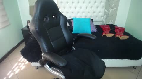 Anabella online show from January 2025 02:41:01 PM