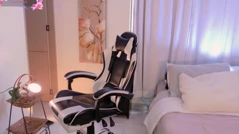 ANABEL WOLF  online show from June 2026 03:33:01 PM